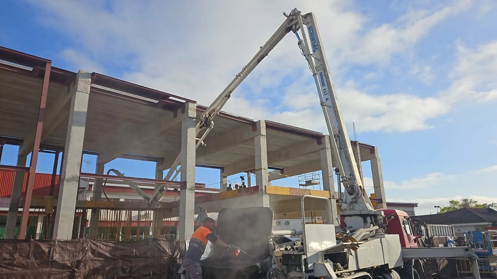 Bombeo de hormigón en estructura industrial HAS